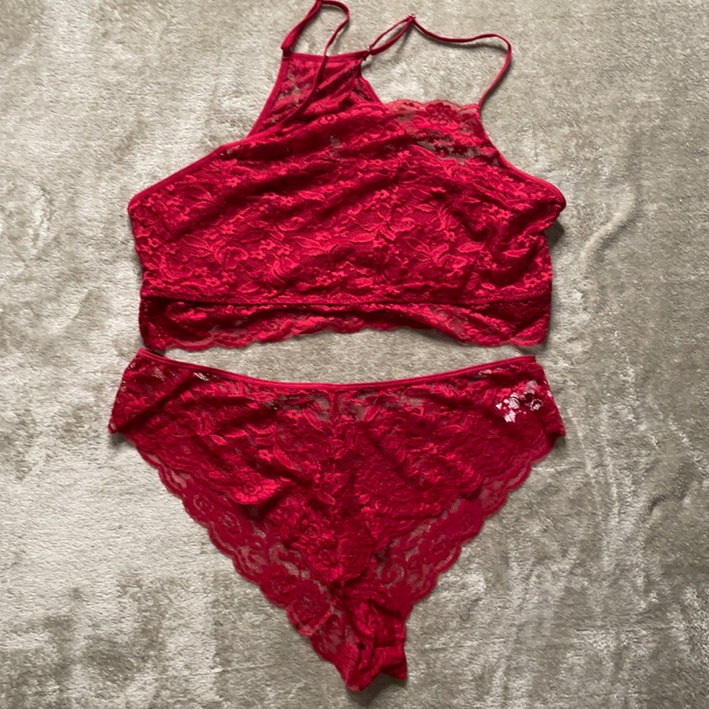 NWT Plus Size Floral Waist Lingerie Set